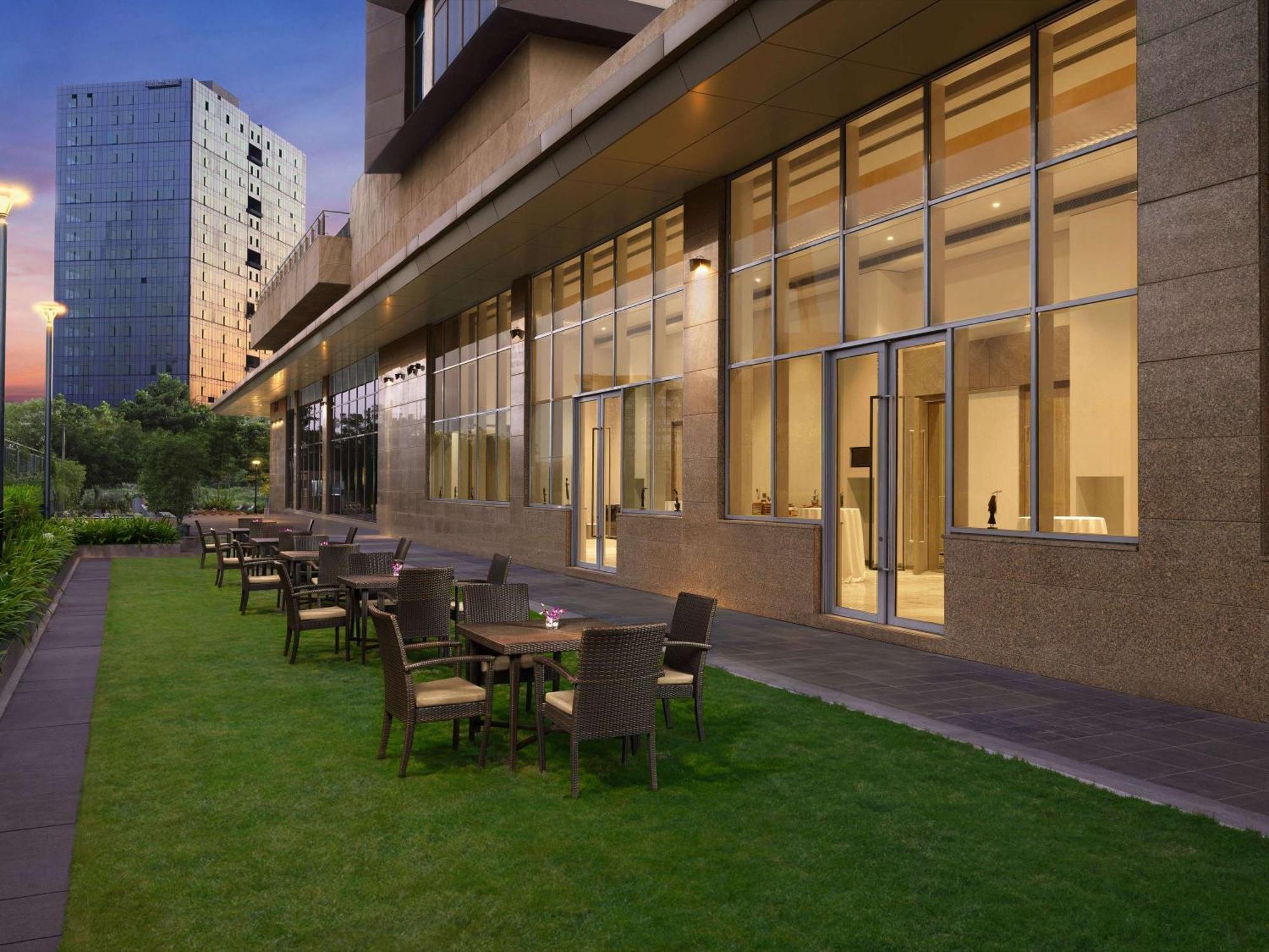 Grand Mercure Ahmedabad Gift City - An Accor Hotels Brand Gandhinagar Esterno foto